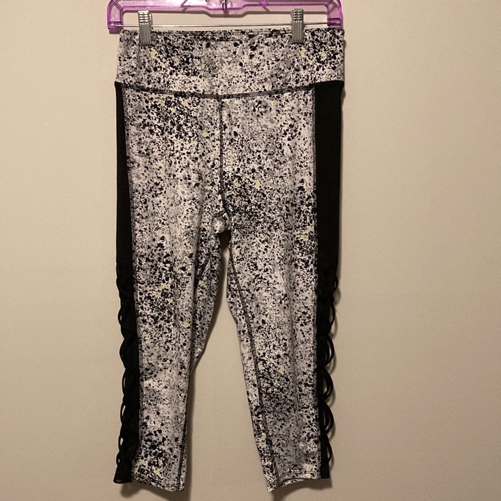 Xersion womens capri workout bottoms
